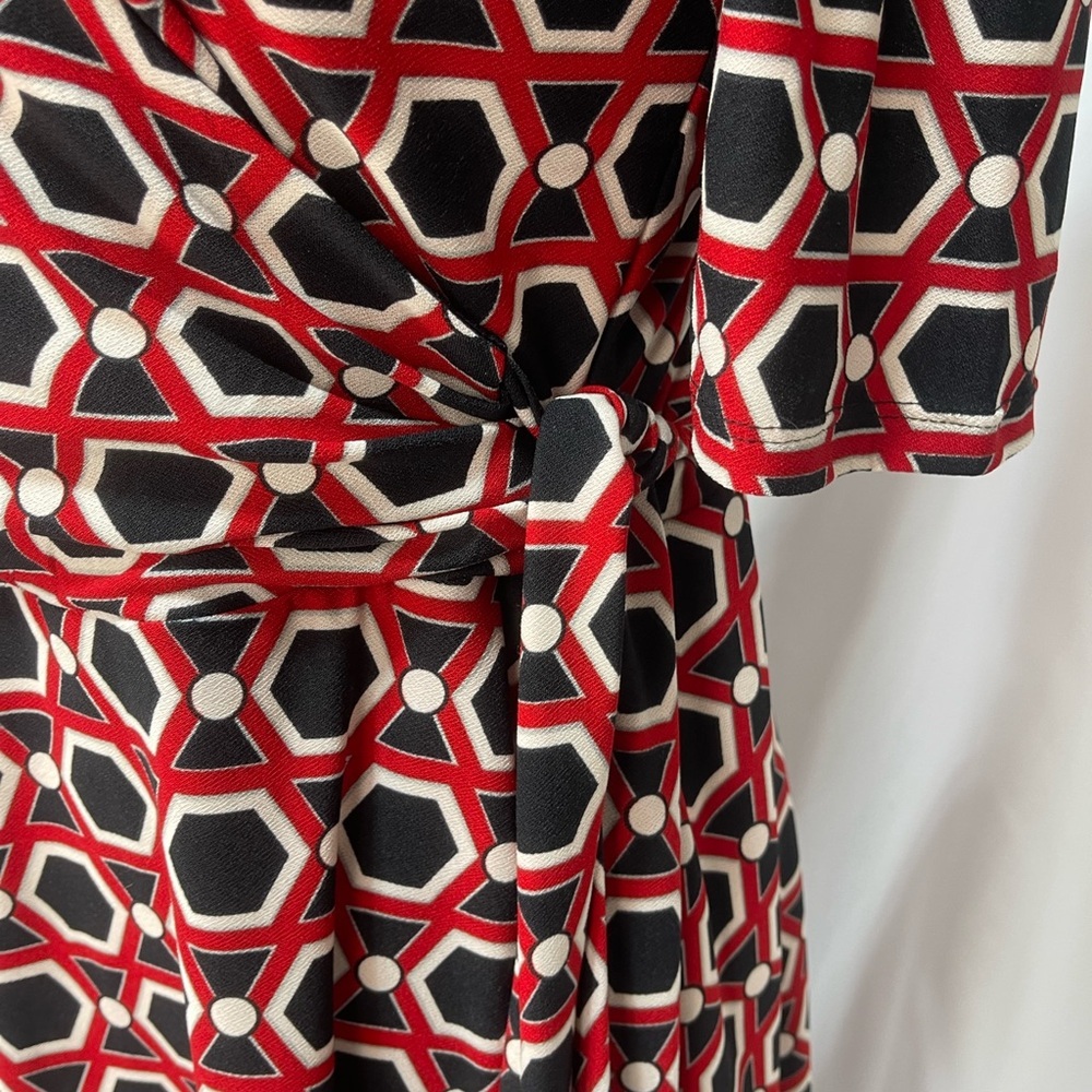 Geometric Patterned Dress - Red and Black R&K short sleeve stretchy size 10 - Picture 8 of 17
